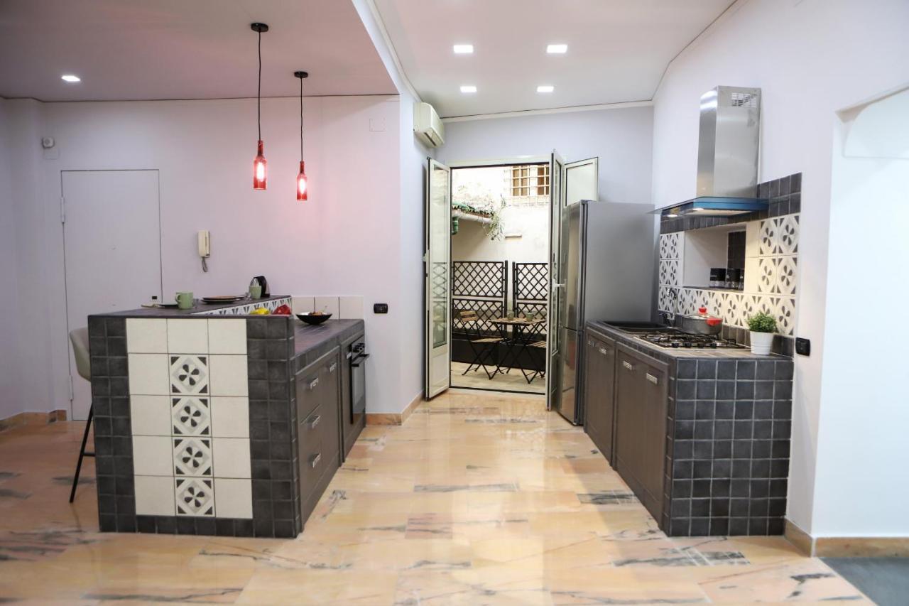 Modern Apartment At Piazza Del Gesu' By Wonderful Italy Nápoly Kültér fotó