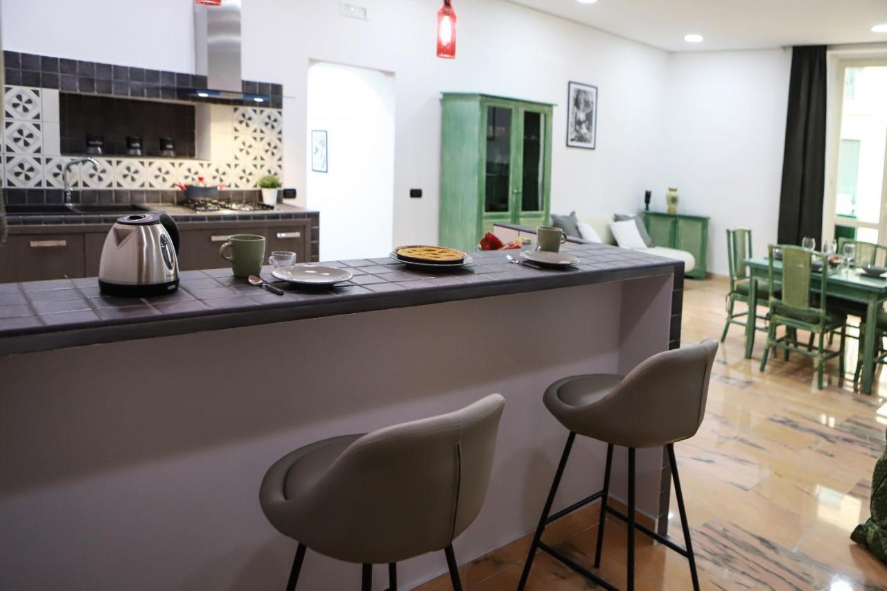 Modern Apartment At Piazza Del Gesu' By Wonderful Italy Nápoly Kültér fotó